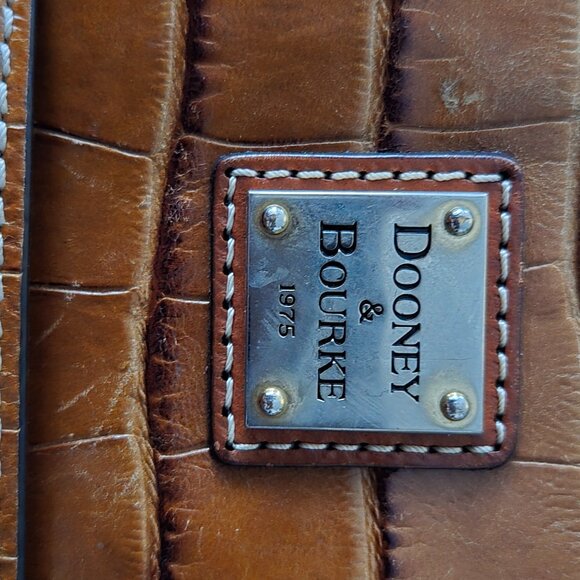 Dooney Bourke Brown Autumn  Pocketbook Very Good Condition - Picture 2 of 9